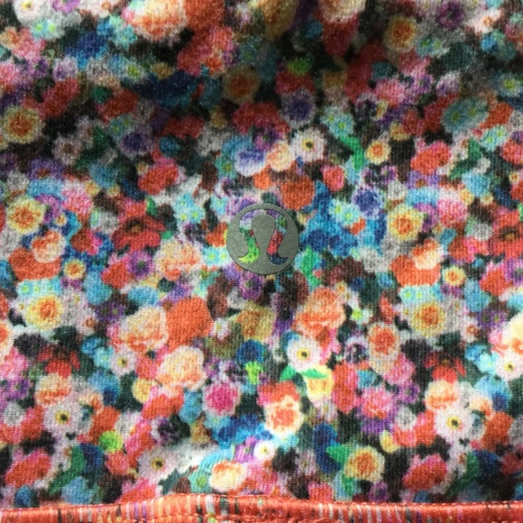 Lululemon Boogie Shorts size4 in Prism Petal Multi - Picture 3 of 7